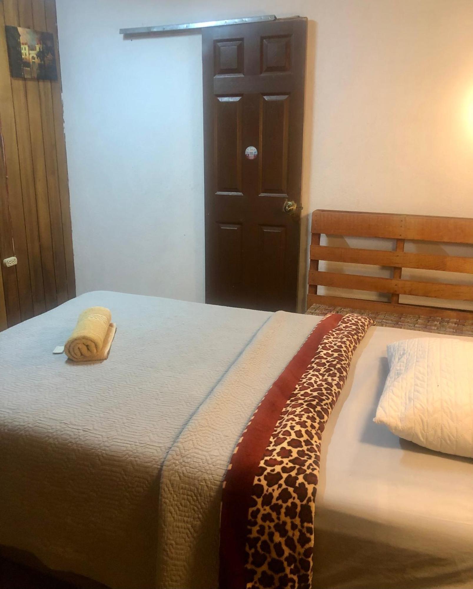 Hostal Choja Реталулеу Екстер'єр фото